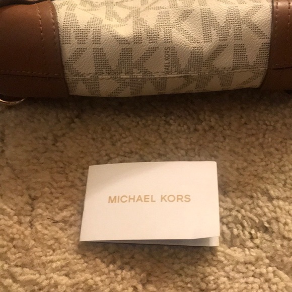 Michael Kors Purse - Picture 5 of 5